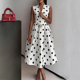 Dotty – Polka Dot V-Neck Dress
